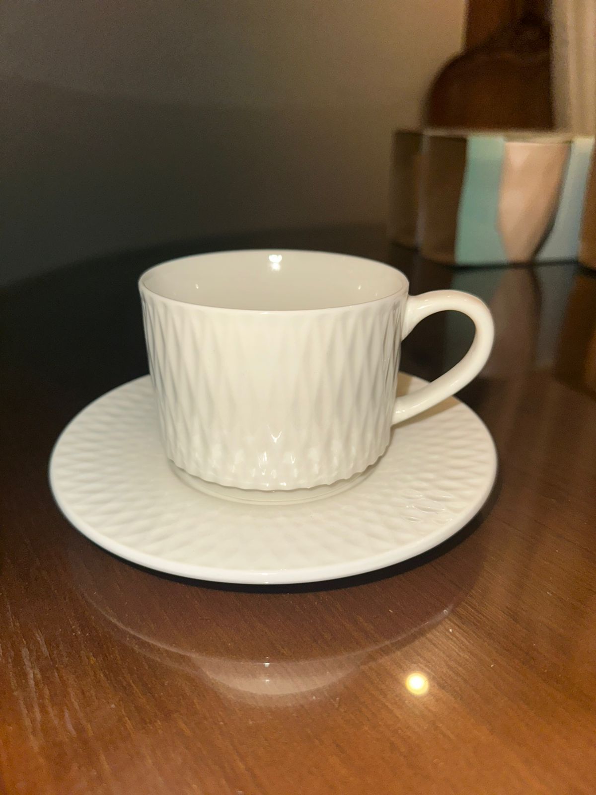 طقم فنجان شاي ابيض