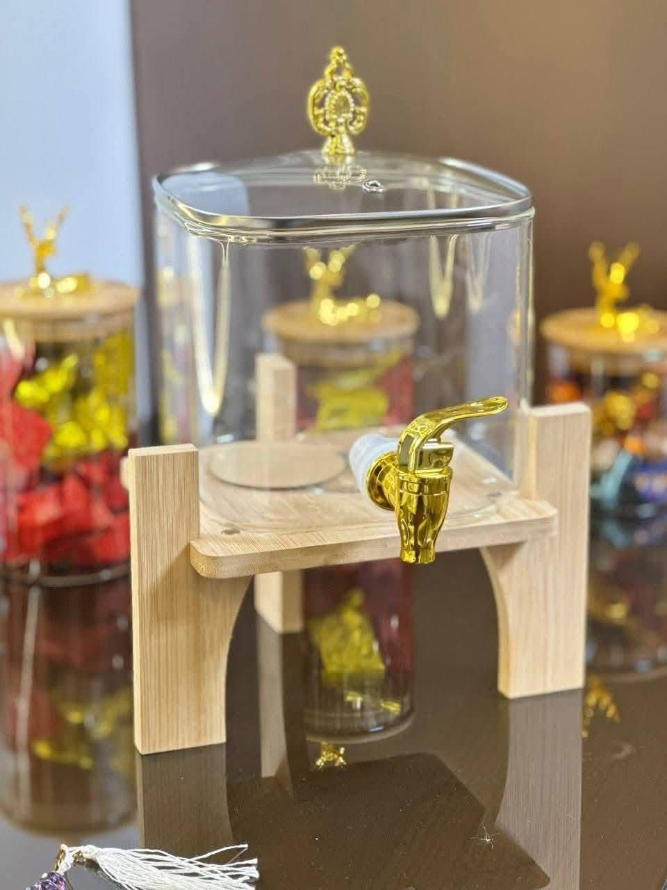 دسيبنسر عصير بحامل خشبي 2.5 لتر مربع